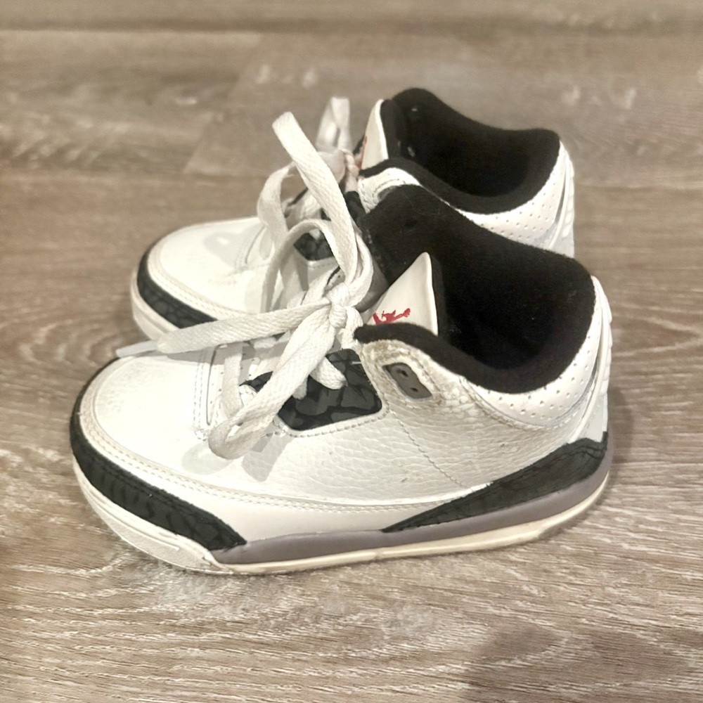 Air Jordan 3 Retro “Cement Grey" sneakers - Toddler 8